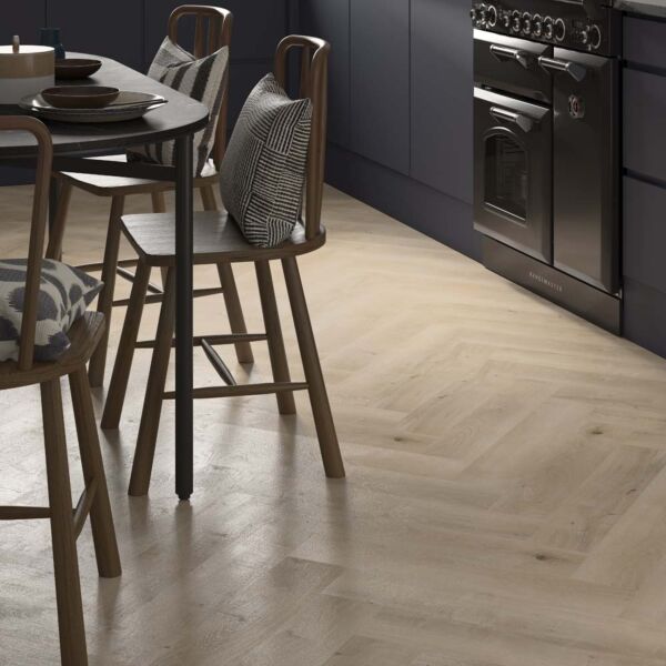 L10052 ClickLux Selwood Light Oak Herringbone Flooring